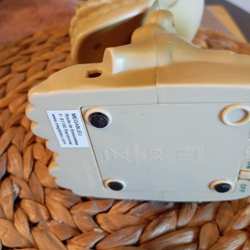 Plastic skull vintage used, not working
