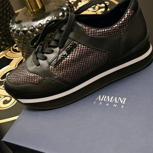 Armani sneakers μεταχειρισμένα, μέγεθος 39, μαύρα αθλητικά