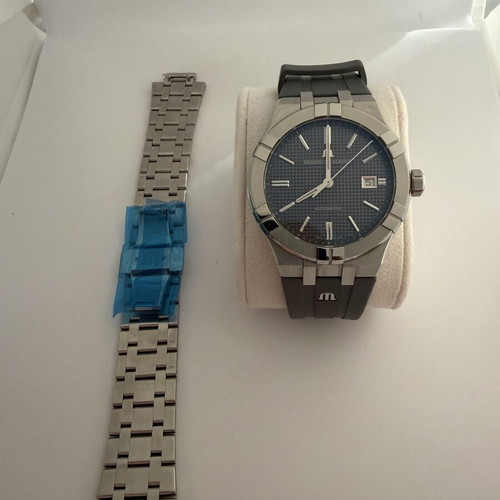 Maurice Lacroix Aikon Automatic Date 42 mm watch like new
