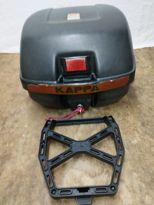 Motorcycle case used with base and lock