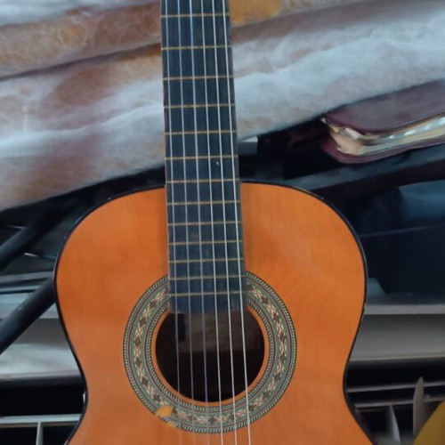 Classical guitar used