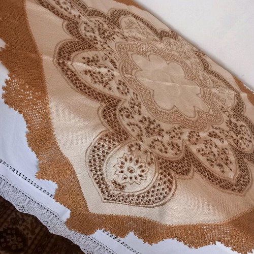 Tablecloth 120x120 with pearls, gold thread and handmade lace new