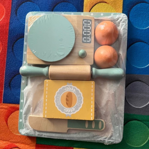 Wooden cookie making set new, role play toy
