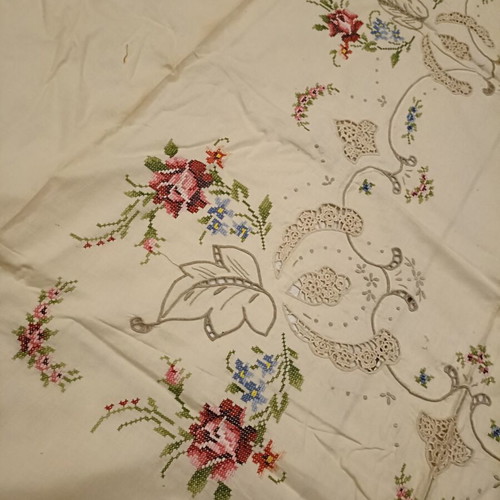 Hand-embroidered work by a Asia Minor grandmother like new with 8 doilies