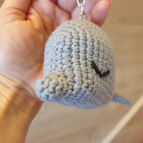 Sleepy Whale Knitted Charm Keychain new, gray