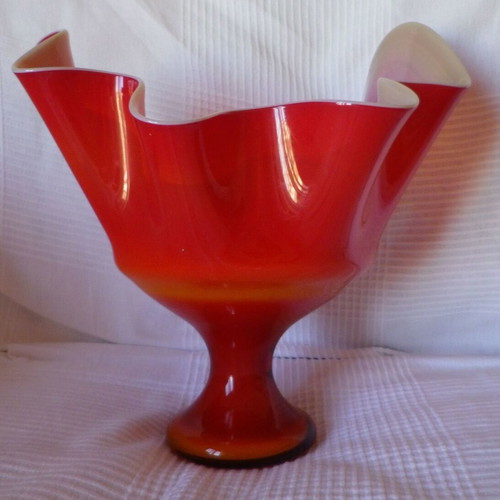 Vase in handkerchief shape like new
