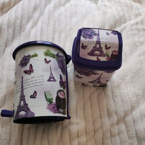 Souvenir de Paris trash bins like new, set of 2 pieces