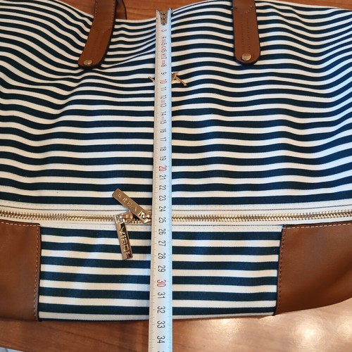Verde beach bag, expandable with bottom zipper, white and blue