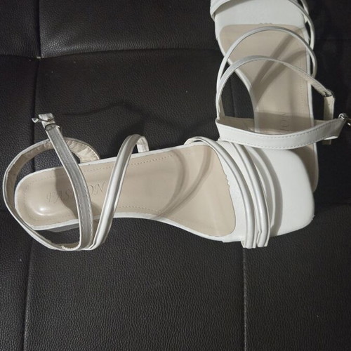 Sandals women's low white with thick square heel like new