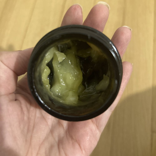 Wax ointment for varicose veins used with minimal content