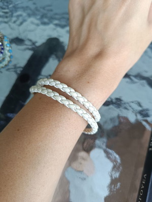 Leather bracelet used with clasp, white