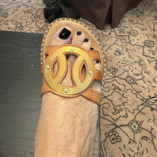 Iris leather sandals like new, beige with gold detail, size 39
