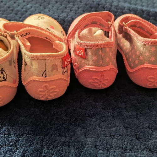 Children's slippers size 25 like new, pink