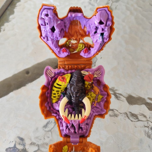 Mighty Max Grapples with Battle Cat vintage playset 1993