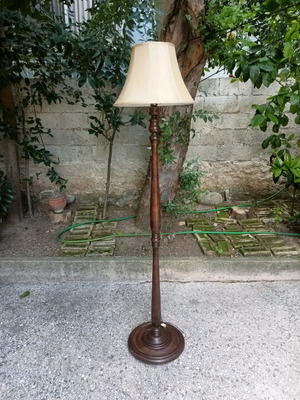 Φωτιστικό επιδαπέδιο εποχής με υφασμάτινο καπέλο σαν καινούργιο