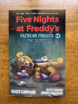 Five Nights at Freddy’s Fazbear Frights The Cliffs Volume 7 new English book