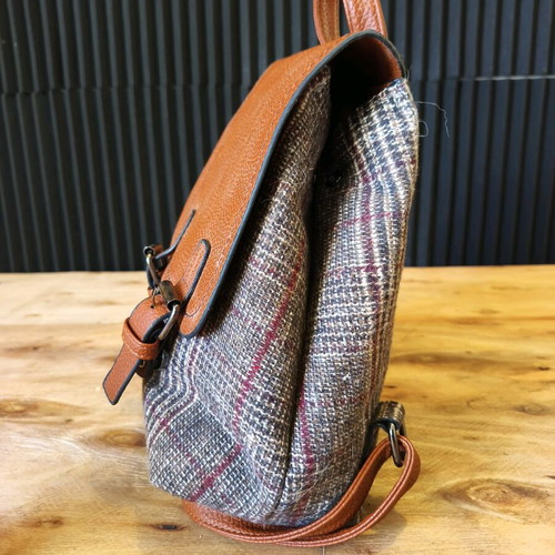Women’s checked backpack bag with brown leatherette like new