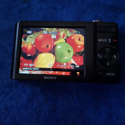 Sony W810 Compact camera 20.1MP optical zoom 6x with 2.7" screen