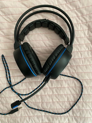 Sharkoon Skiller SGH1 headphones used, wired