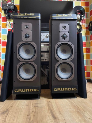 Grundig SM 3000 floorstanding speakers like new