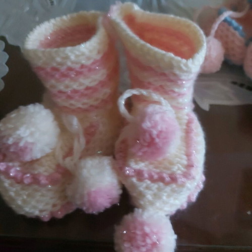 Baby booties new, pack of 4 pairs, handmade