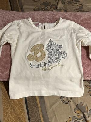 Girls' t-shirt with cat, like new, 2 years old