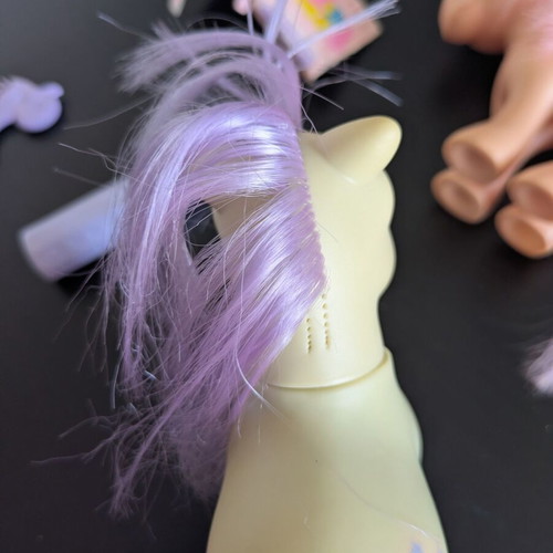 El Greco My Little Pony set used, Cotton Candy and Blue Belle with accessories
