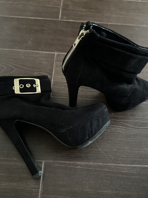 Aldo women's high ankle boots like new, black, stable heel
