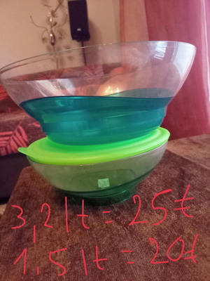 Tupperware 3.2-liter serving bowl new