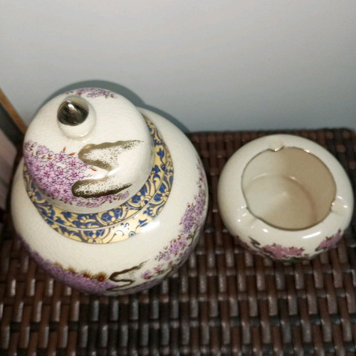 Satsuma vase with lid and ashtray like new