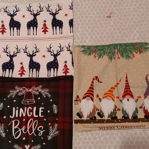 Decorative Christmas pillowcases like new, set of 3 pieces