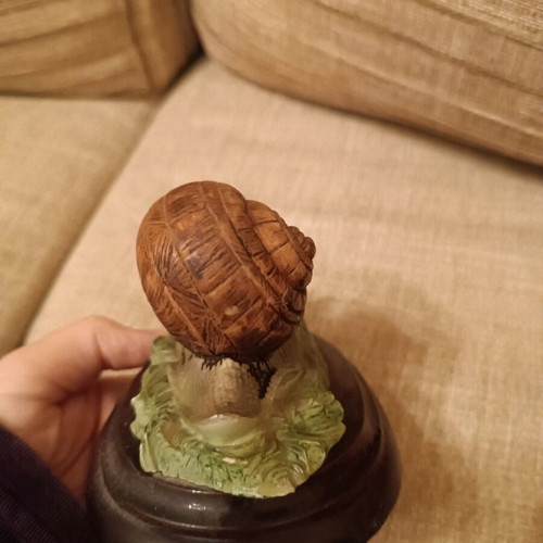 Snail figure on wood 13x8 cm like new