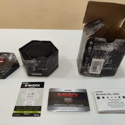 Casio G-Shock GBD-800-1BER watch like new with Bluetooth and step tracker