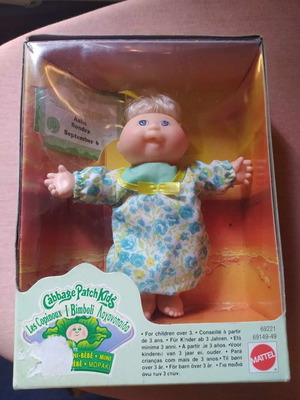 Cabbage Patch Kids Baby Asha Mattel 1998 new