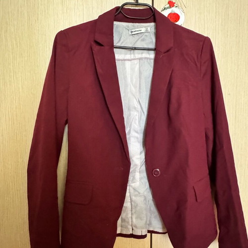 Stradivarius blazer burgundy, fitted, like new