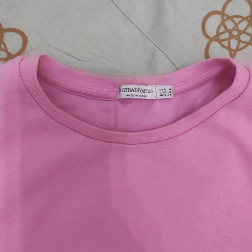 Stradivarius pink short-sleeve Medium in excellent condition