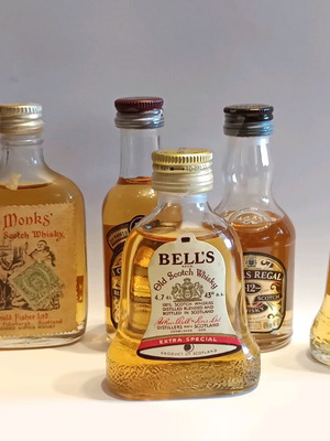Mini scotch whisky pack of 6, 50ml, like new