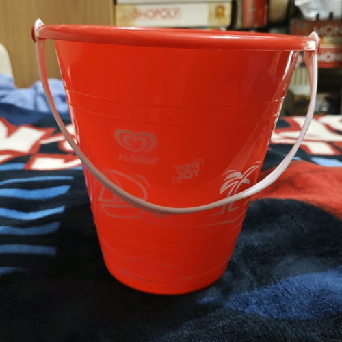 Algida promotional beach bucket like new with shovel