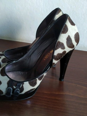 Donna Di Gio pumps size 39 used with Dalmatian pattern