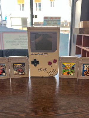 Nintendo Game Boy Classic (DMG-01) used with 4 original games pack