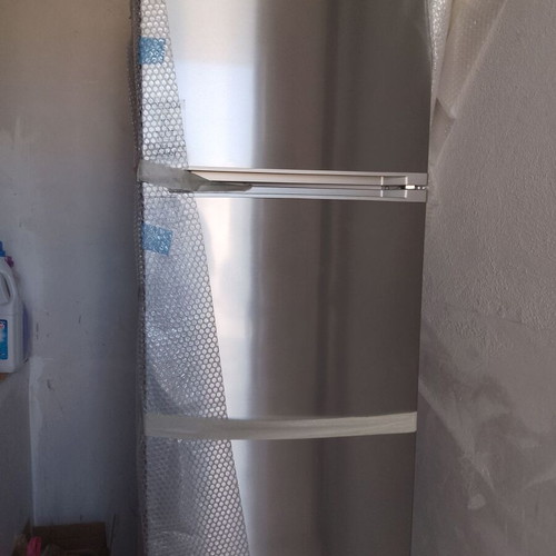Morris 571410NFD refrigerator new with minor dent