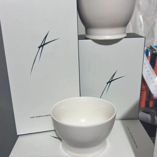 Set of 4 Ra handleless cups by Ann Demeulemeester for Serax new in luxury box