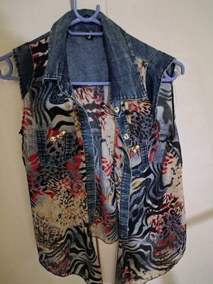Jean shirt like new, blue colorful
