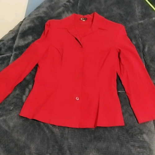 Capricorn red shirt Small new, elastic fabric, 3/4 sleeves
