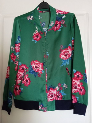 Stradivarius floral bomber jacket emerald green like new size M