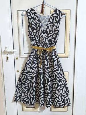 Wrap dress black and white with pockets like new, S/M/L