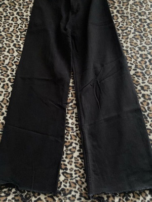 Zara black jeans like new, slim waist fit, size S