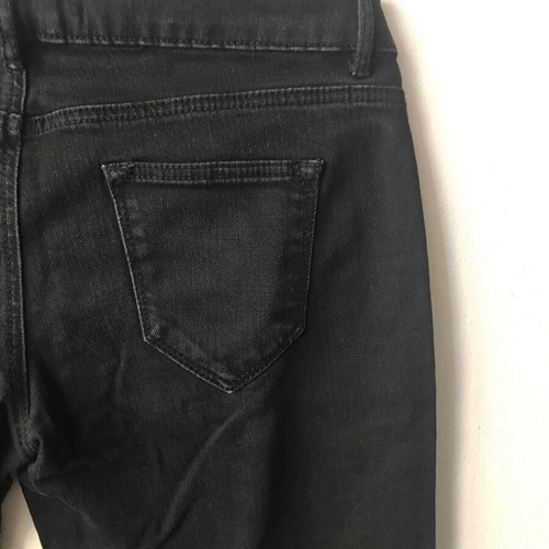Zara Jean black like new, size 42 with 2 pockets and zipper