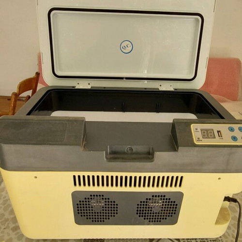 Car Electric Refrigerator 22L New, Dual Power Cooling and Heating