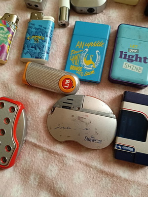 Lighters used, 30 collectible pieces with wear due to age